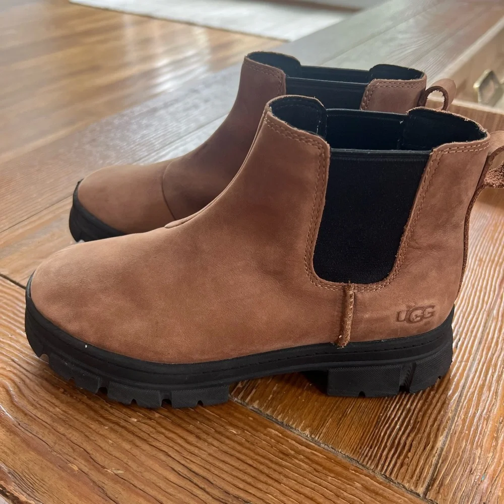 UGG Kids Chelsea Boots Brown and Black